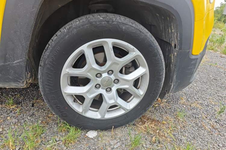 Used Jeep Renegade 2016 1.4T Automatic Jingneng Version+ Right Front Wheel Hub