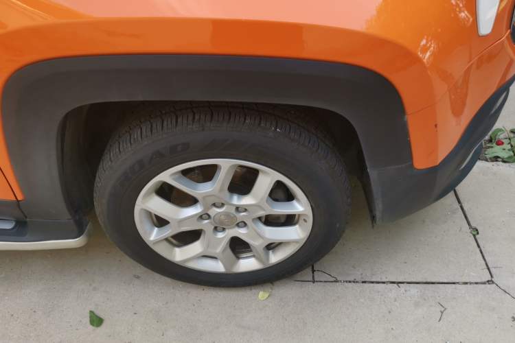 Used Jeep Renegade 2016 1.4T Automatic High-Energy Version Right Front Wheel Hub
