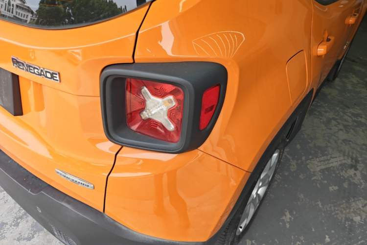 Used Jeep Renegade 2016 1.4T Automatic Jingneng Edition Right Rear Taillight