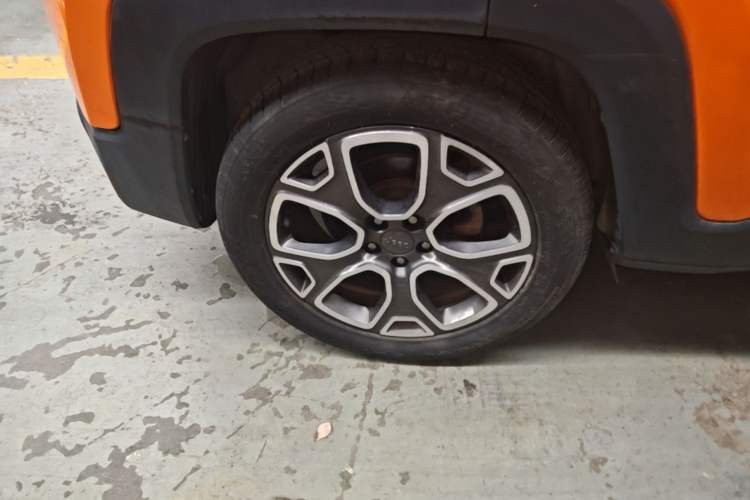Used Jeep Renegade 2016 1.4T Automatic Smart Edition Right Rear Wheel Hub