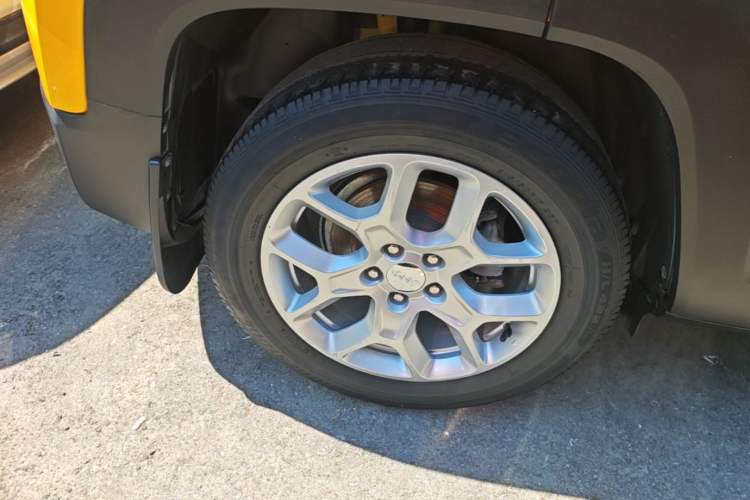 Used Jeep Renegade 2016 1.4T Automatic Jingneng Version+ Right Rear Wheel Hub