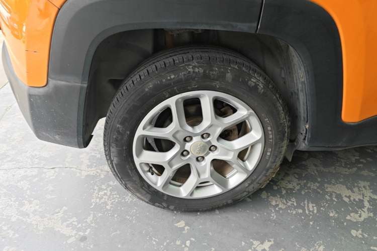 Used Jeep Renegade 2016 1.4T Automatic Jingneng Edition Right Rear Wheel Hub