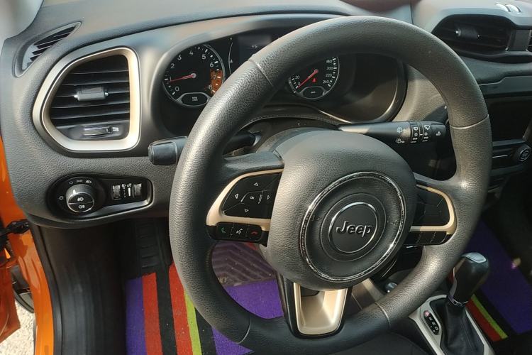 Used Jeep Renegade 2016 1.4T Automatic Jingneng Edition Steering Wheel