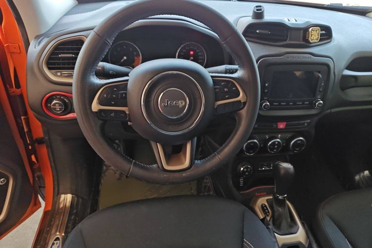 Used Jeep Renegade 2016 2.0L Automatic Four-Wheel Drive 75th Anniversary Tribute Edition Steering Wheel