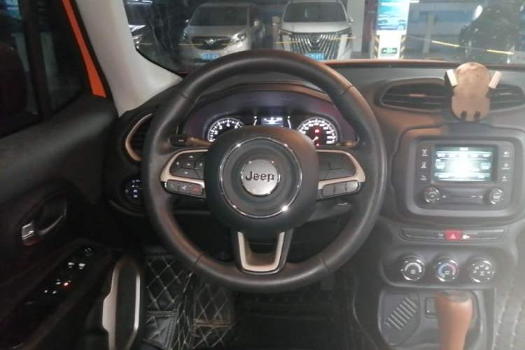 Used Jeep Renegade 2016 1.4T Automatic Jingneng Edition Steering Wheel