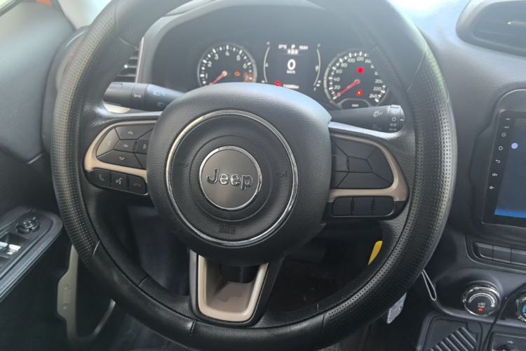 Used Jeep Renegade 2016 1.4T Automatic High-Energy Version Steering Wheel