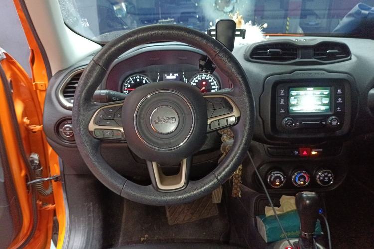 Used Jeep Renegade 2016 1.4T Automatic Jingneng Edition Steering Wheel