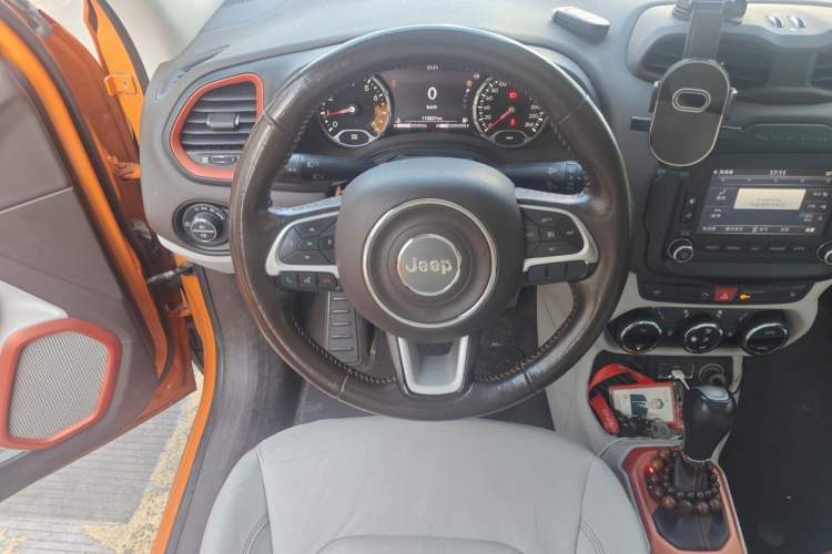 Used Jeep Renegade 2016 1.4T Automatic Smart Edition Steering Wheel