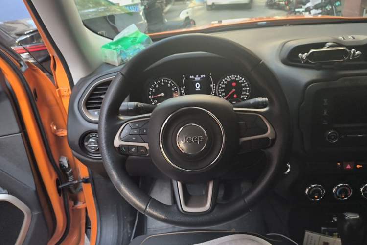Used Jeep Renegade 2016 1.4T Automatic Jingneng Edition Steering Wheel