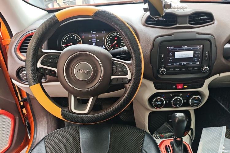 Used Jeep Renegade 2016 1.4T Automatic Jingneng Version+ Steering Wheel