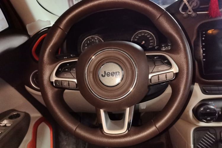 Used Jeep Renegade 2016 1.4T Automatic Jingneng Version+ Steering Wheel