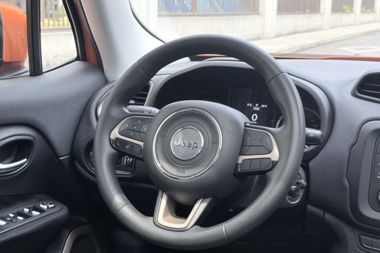 Used Jeep Renegade 2016 1.4T Automatic Jingneng Edition Steering Wheel