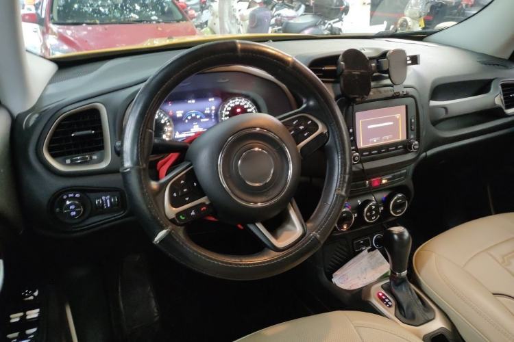 Used Jeep Renegade 2016 1.4T Automatic Jingneng Version+ Steering Wheel