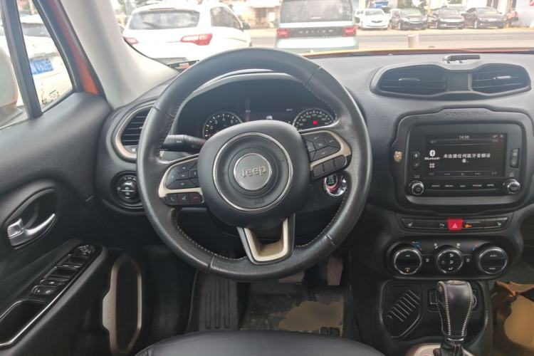 Used Jeep Renegade 2016 1.4T Automatic Smart Edition Steering Wheel