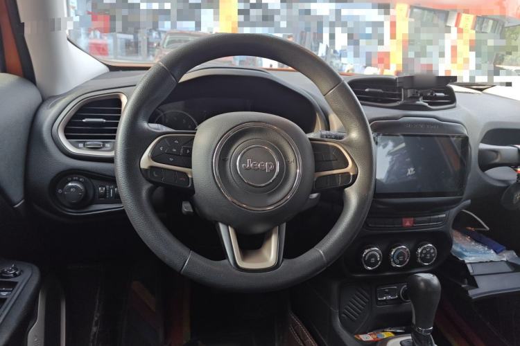 Used Jeep Renegade 2016 1.4T Automatic Kinetic Edition Steering Wheel