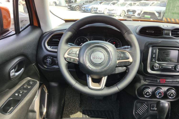 Used Jeep Renegade 2016 1.4T Automatic Jingneng Edition Steering Wheel