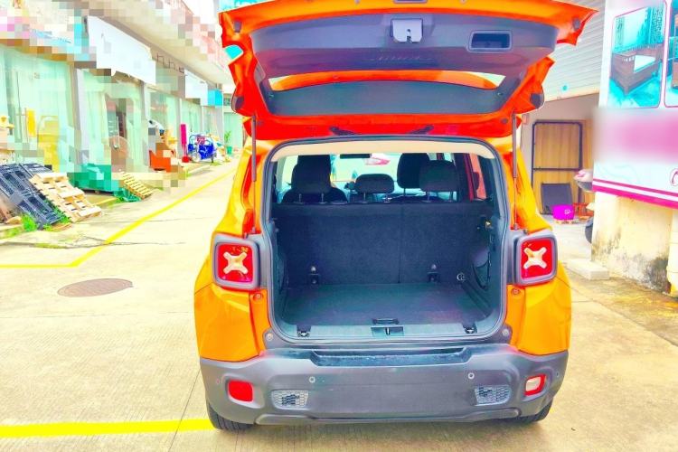 Used Jeep Renegade 2016 1.4T Automatic High-Energy Version Trunk