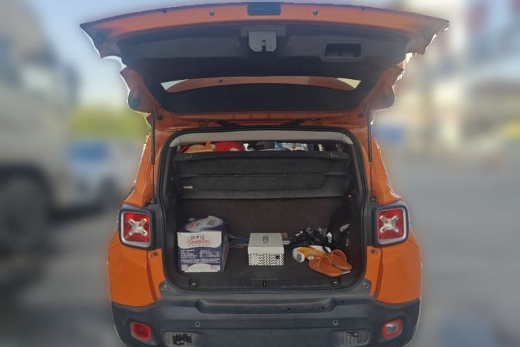 Used Jeep Renegade 2016 1.4T Automatic Smart Edition Trunk