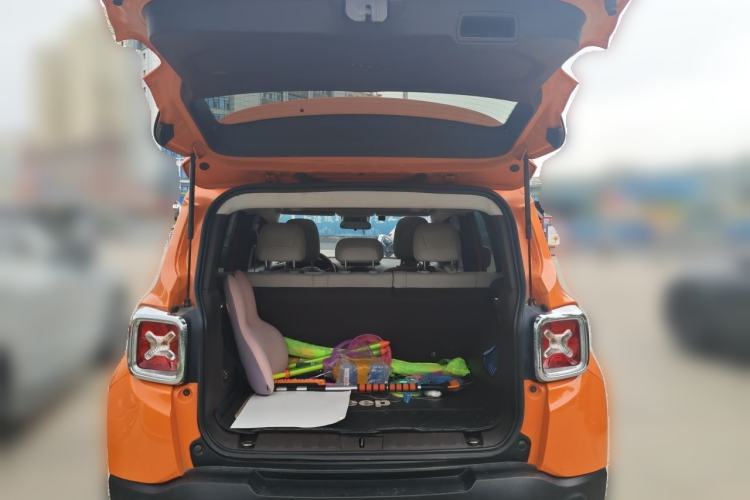 Used Jeep Renegade 2016 1.4T Automatic Smart Edition Trunk