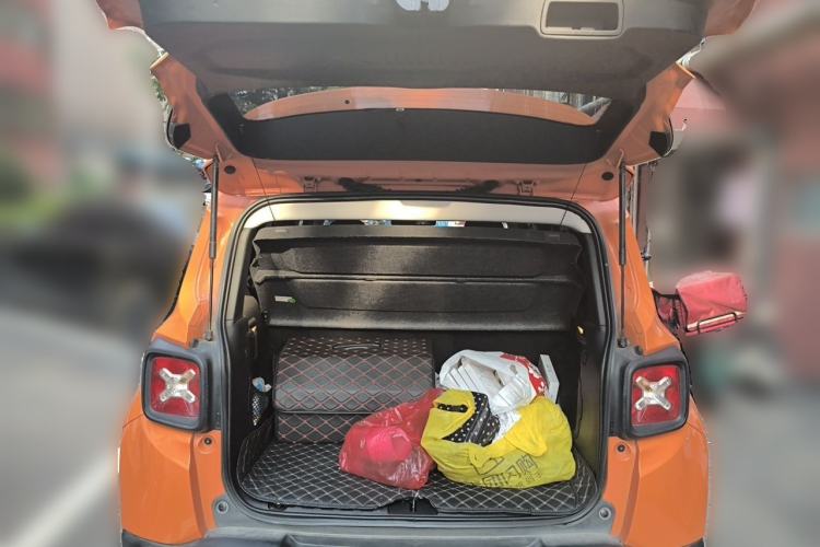 Used Jeep Renegade 2016 1.4T Automatic Jingneng Edition Trunk