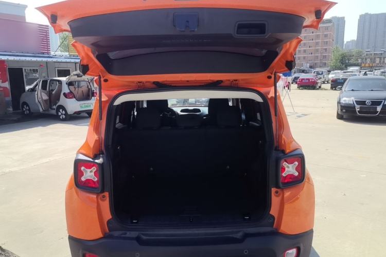 Used Jeep Renegade 2016 1.4T Automatic Jingneng Edition Trunk