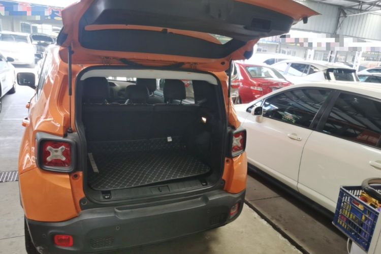 Used Jeep Renegade 2016 1.4T Automatic Jingneng Edition Trunk