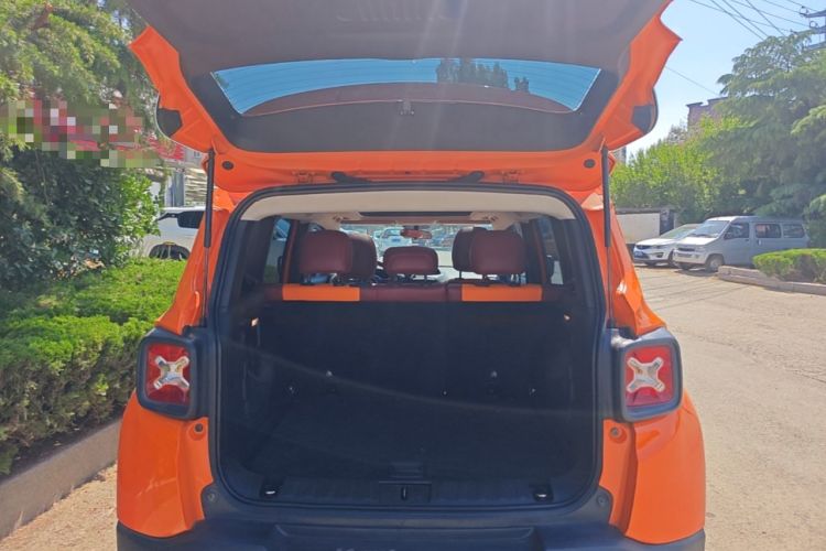 Used Jeep Renegade 2016 1.4T Automatic Jingneng Edition Trunk