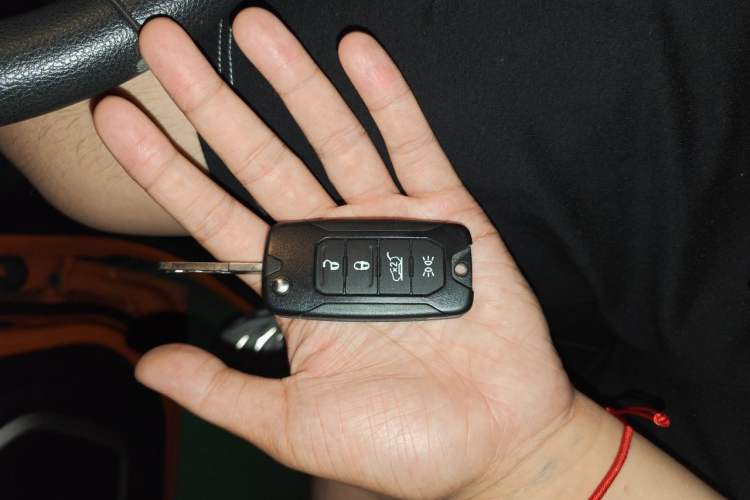 Used Jeep Renegade 2016 1.4T Automatic High-Energy Version Vehicle Key