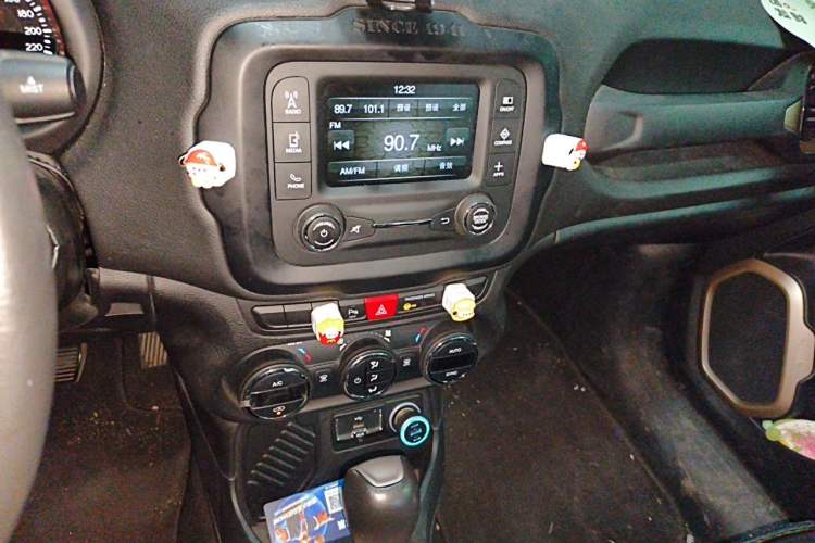 Used Jeep Renegade 2017 180T Automatic Jingneng Edition Audio And AC Panel