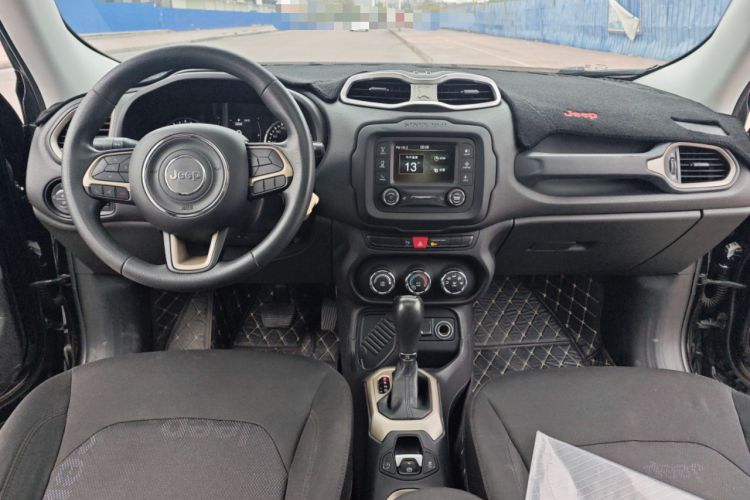 Used Jeep Renegade 2017 180T Automatic High-Energy Version Center Console