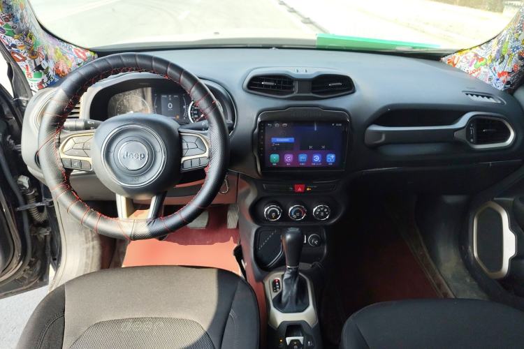 Used Jeep Renegade 2017 180T Automatic High-Energy Version Center Console