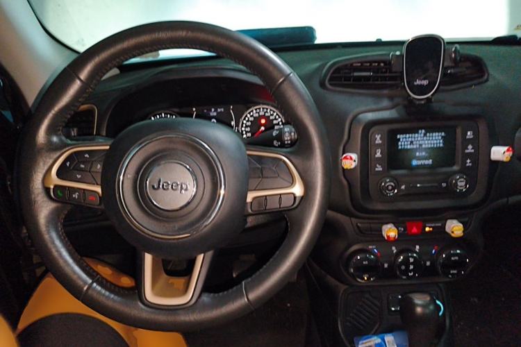 Used Jeep Renegade 2017 180T Automatic Jingneng Edition Center Console