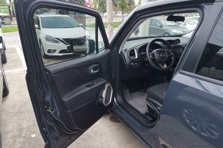 Used Jeep Renegade 2017 180T Automatic High-Energy Version Driver Seat