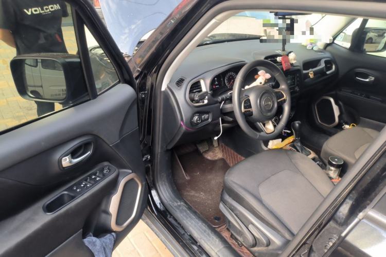 Used Jeep Renegade 2017 180T Automatic High-Energy Version Driver Seat