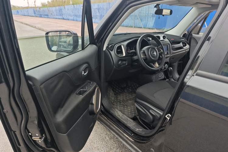 Used Jeep Renegade 2017 180T Automatic High-Energy Version Driver Seat