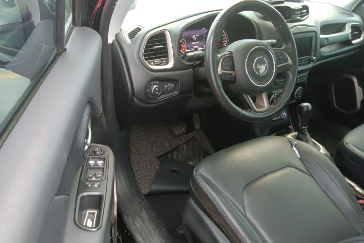 Used Jeep Renegade 2017 180T Automatic Smart Version Driver Seat