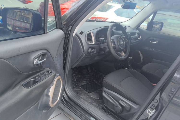 Used Jeep Renegade 2017 180T Automatic Kinetic Edition+ Driver Seat
