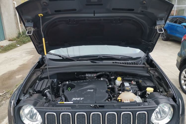 Used Jeep Renegade 2017 180T Automatic High-Energy Version Engine Bay