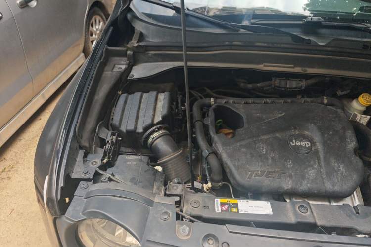 Used Jeep Renegade 2017 180T Automatic High-Energy Version Engine Bay Right
