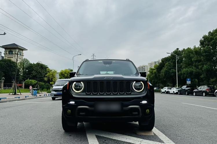 Used Jeep Renegade 2017 180TS Automatic All-Wheel Drive Versatile Edition Exterior 2