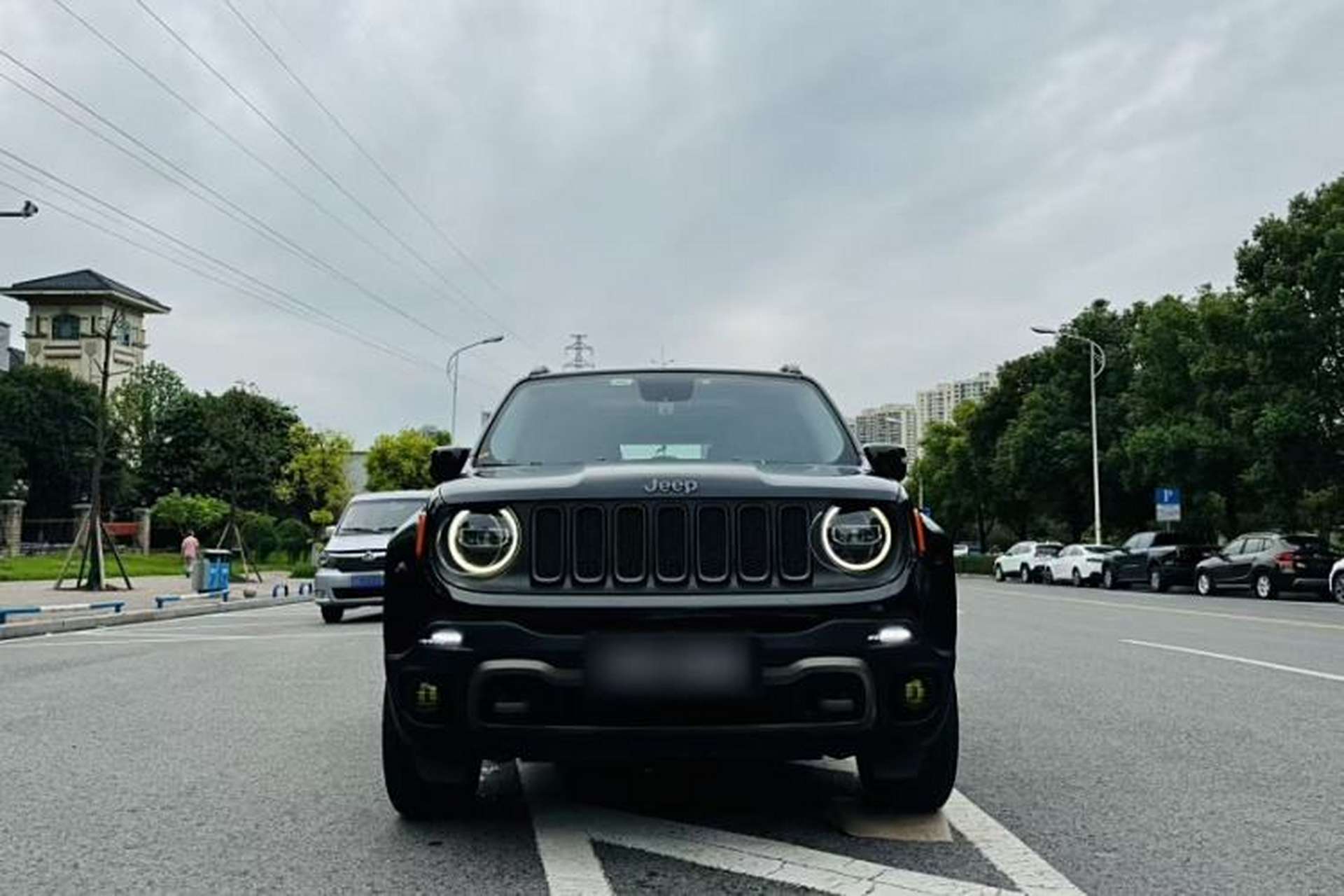Used Jeep Renegade 2017 180TS Automatic All-Wheel Drive Versatile Edition Exterior 2