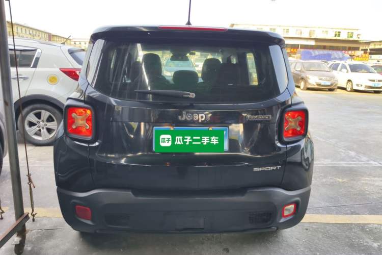 Used Jeep Renegade 2017 180T Automatic Kinetic Edition+ Exterior 3