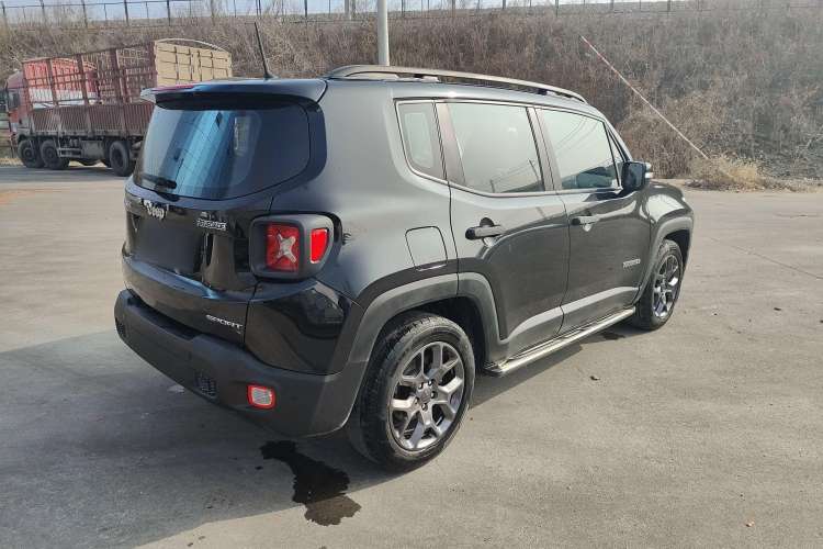 Used Jeep Renegade 2017 180T Manual Kinetic Edition Exterior 3