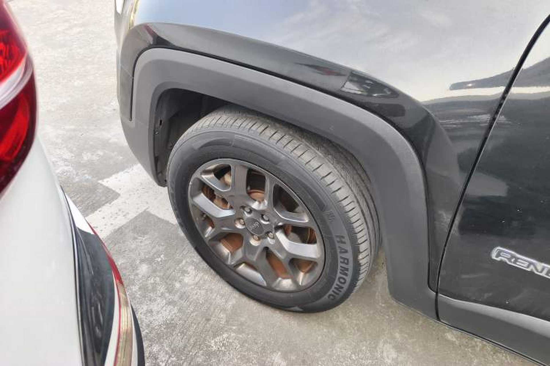 Used Jeep Renegade 2017 180T Automatic Kinetic Edition+ Exterior 6