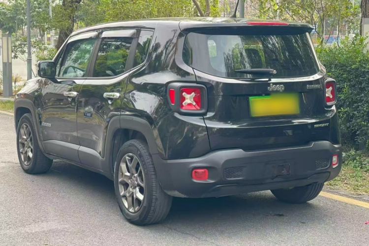 Used Jeep Renegade 2017 180T Automatic Kinetic Edition+ Exterior 9