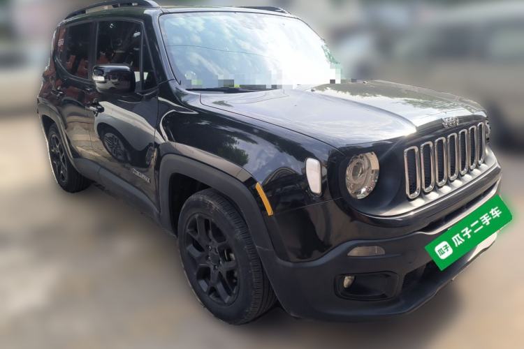 Used Jeep Renegade 2017 180T Automatic High-Energy Version Front Right 45 Deg