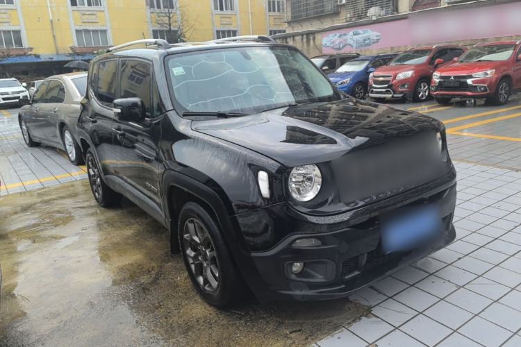 Used Jeep Renegade 2017 180T Automatic Kinetic Edition+ Front Right 45 Deg