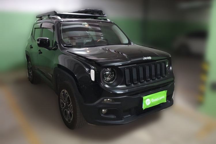 Used Jeep Renegade 2017 180TS Automatic All-Wheel Drive Versatile Edition Front Right 45 Deg
