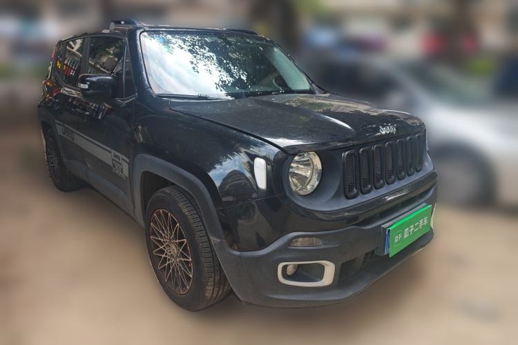 Used Jeep Renegade 2017 180T Automatic High-Energy Version Front Right 45 Deg