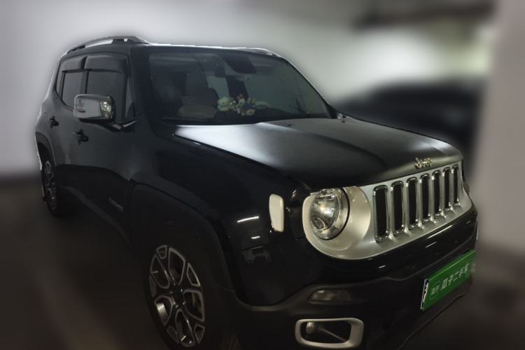 Used Jeep Renegade 2017 180T Automatic Smart Version Front Right 45 Deg